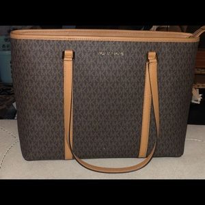 Michael kors purse